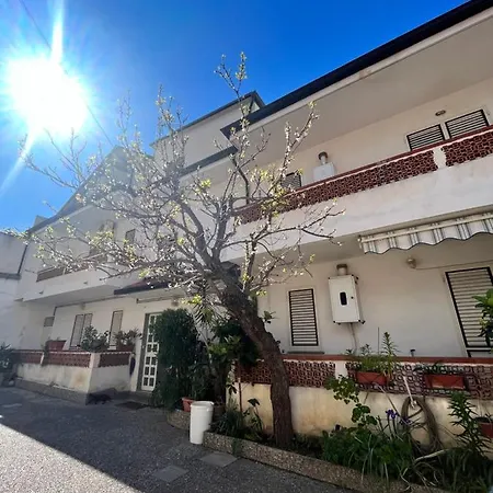 ベッド・アンド・ブレックファスト Nonna Viola Palizzi Marina